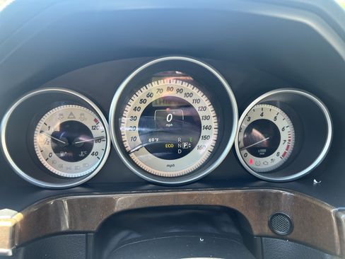 Used 2014 Mercedes-Benz E 350 4MATIC Sedan image 20