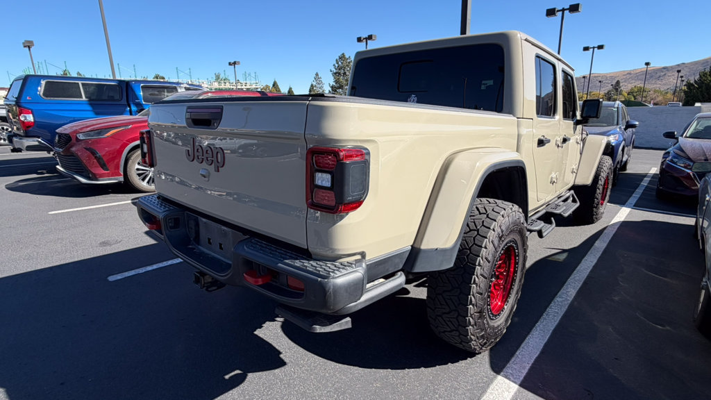 Used 2020 Jeep Gladiator Rubicon AWD/4WD image 2