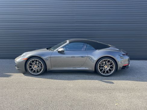 Certified 2022 Porsche 911 Carrera image 2