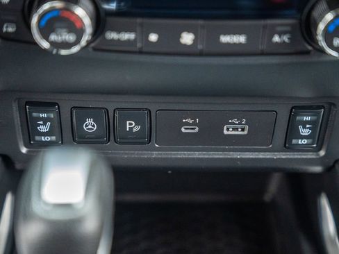 Used 2022 Nissan Frontier SV AWD/4WD image 26