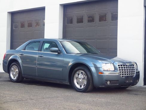 Used 2005 Chrysler 300 Touring image 6