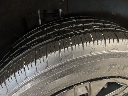 Used 2025 Chevrolet Equinox LT w/ Convenience Package II image 33