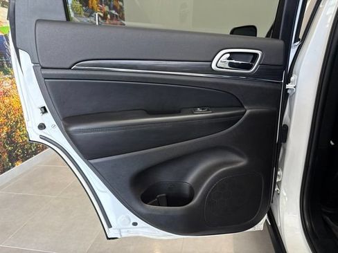 Used 2020 Jeep Grand Cherokee Limited AWD/4WD image 36