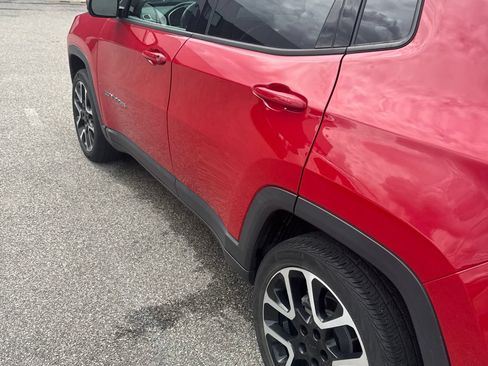 Used 2021 Jeep Compass Limited w/ Elite Exterior Group AWD/4WD image 3
