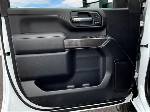 Used 2023 Chevrolet Silverado 2500 LTZ w/ LTZ Plus Package image 13