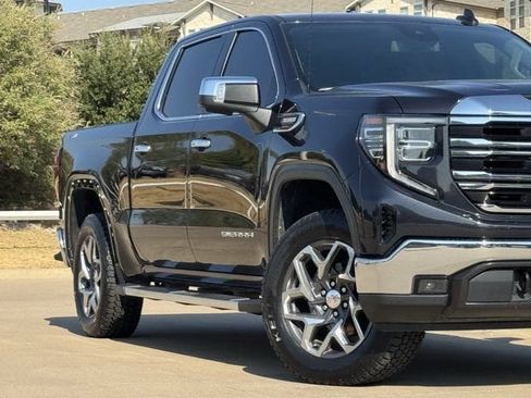 Used 2023 GMC Sierra 1500 SLT AWD/4WD image 3