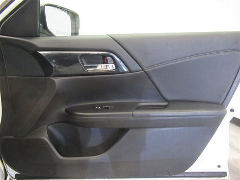 Used 2014 Honda Accord Sport image 24