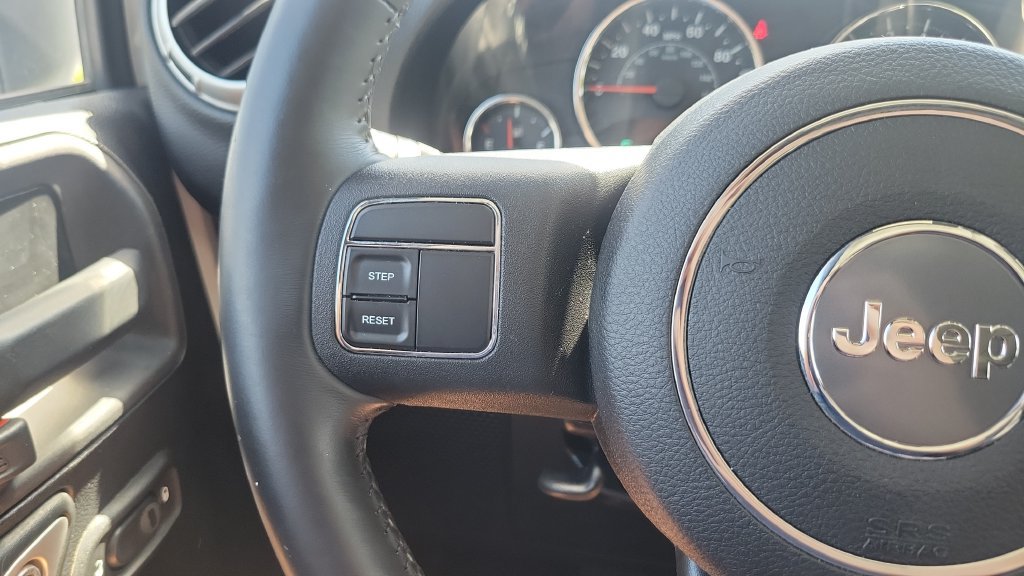 Used 2015 Jeep Wrangler Unlimited Sahara AWD/4WD image 20