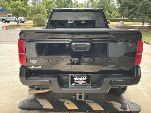 Used 2026 Toyota Tacoma SR5 AWD/4WD image 8
