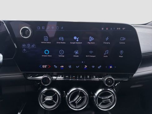 Used 2024 Chevrolet Blazer EV LT image 16