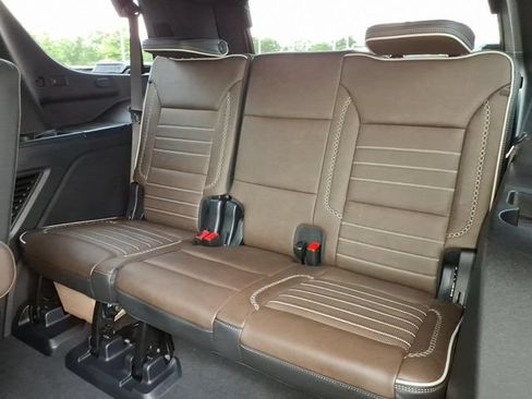 Used 2025 GMC Yukon Denali Ultimate AWD/4WD image 20