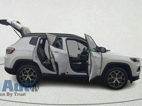 Used 2024 Jeep Compass Limited AWD/4WD image 16