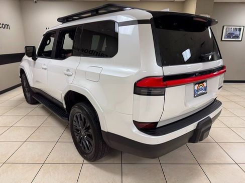 Used 2024 Lexus GX 550 w/ Cold Area Package image 4