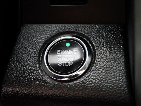 Used 2020 Ford F150 Lariat image 24