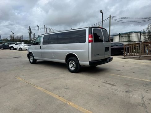 Used 2017 Chevrolet Express 3500 LS image 5
