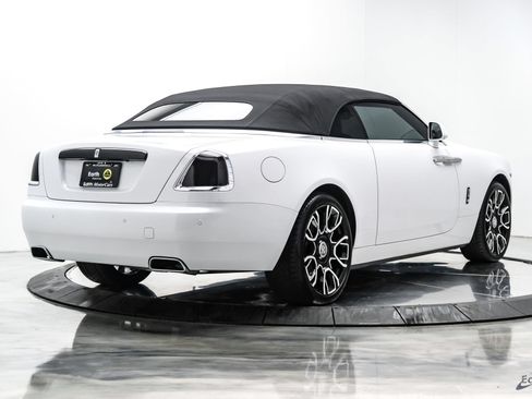 Used 2017 Rolls-Royce Dawn RWD image 21