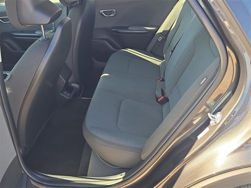 New 2025 Kia K4 LXS image 18