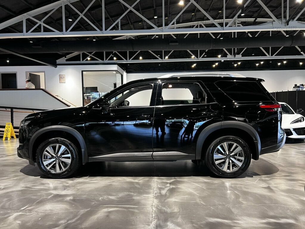 Used 2025 Nissan Pathfinder SL w/ Cargo Package FWD image 2