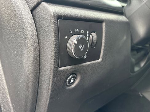 Used 2019 Jeep Grand Cherokee Altitude AWD/4WD image 16