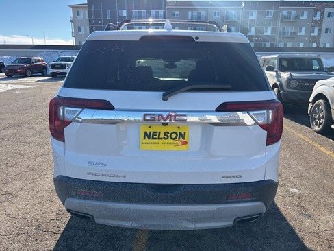 Used 2023 GMC Acadia SLE w/ Driver Convenience Package image 5