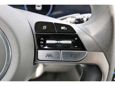 Used 2024 Hyundai Elantra SEL FWD image 11