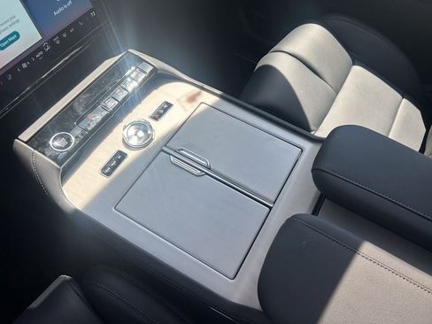 New 2026 Lincoln Navigator L Reserve AWD/4WD image 31