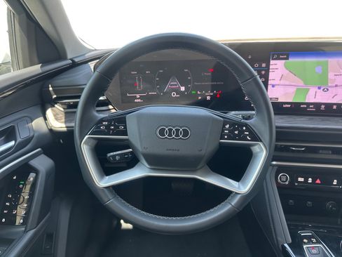 Used 2025 Audi Q5 Premium w/ Convenience Package AWD/4WD image 13