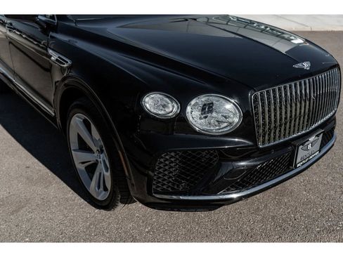 Used 2023 Bentley Bentayga Extended Wheelbase image 13