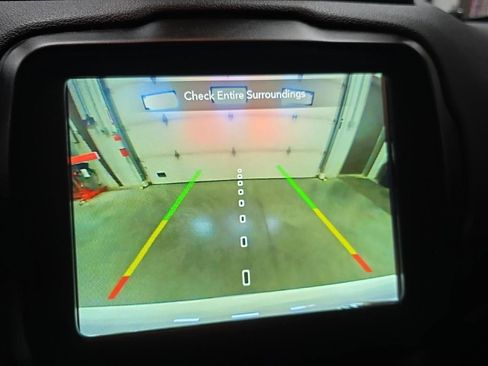 Used 2023 Jeep Renegade Altitude w/ Convenience Group I AWD/4WD image 18