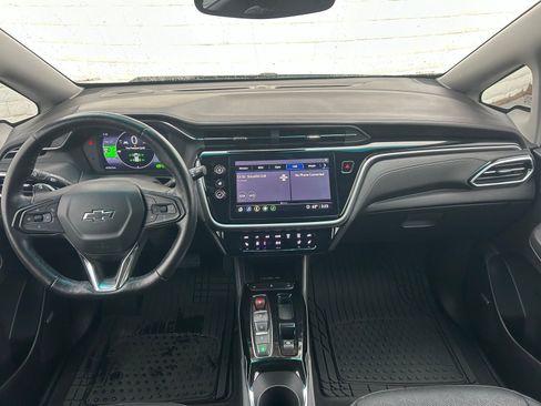 Used 2022 Chevrolet Bolt LT w/ Infotainment Package image 11