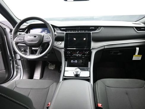 New 2026 Jeep Grand Cherokee L 4WD image 25