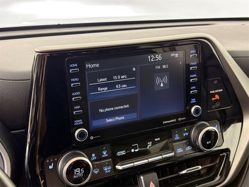 Used 2021 Toyota Highlander XLE image 13