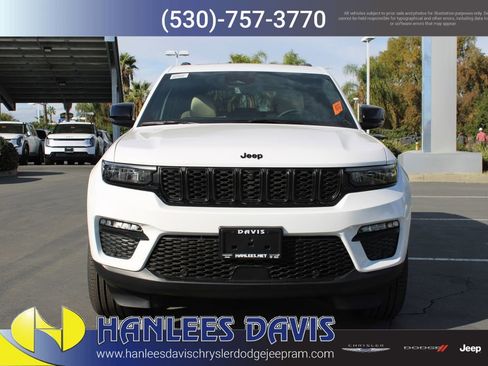 New 2025 Jeep Grand Cherokee Limited w/ Luxury Tech Group II image 4