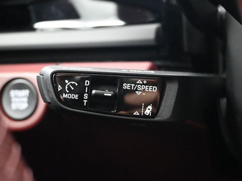 Certified 2025 Porsche Panamera 4 AWD/4WD image 25