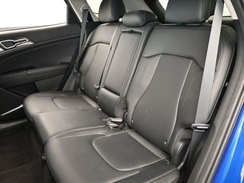 Used 2023 Kia Sportage EX image 33