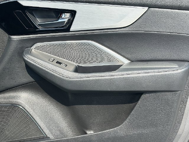 Used 2023 Acura MDX FWD image 11