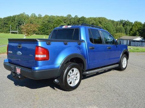 Used 2010 Ford Explorer Sport Trac XLT AWD/4WD image 8