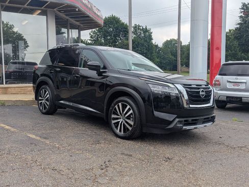 Used 2023 Nissan Pathfinder Platinum w/ Cargo Package AWD/4WD image 14