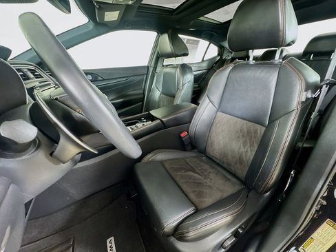 Used 2023 Nissan Maxima SR w/ Sport Mat Group image 12