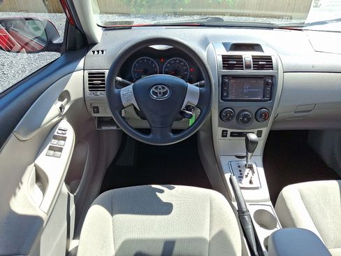 Used 2013 Toyota Corolla LE image 13