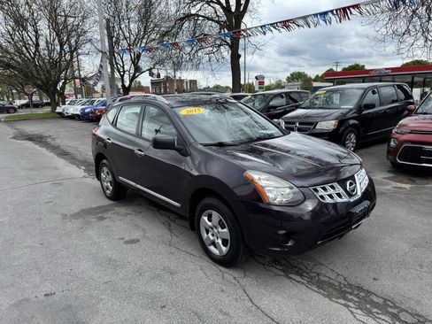 Used 2015 Nissan Rogue S w/ Convenience Package AWD/4WD image 1
