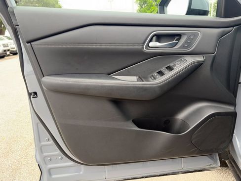 Used 2024 Nissan Rogue Platinum w/ Platinum Premium Package FWD image 20