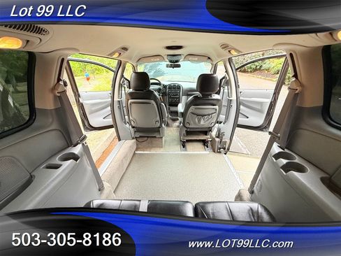 Used 2005 Dodge Grand Caravan SXT image 2