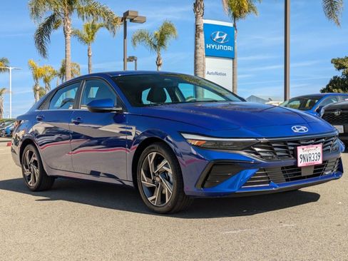 Used 2024 Hyundai Elantra SEL w/ Convenience Package image 3