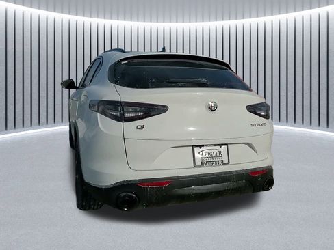 New 2025 Alfa Romeo Stelvio Sprint image 9