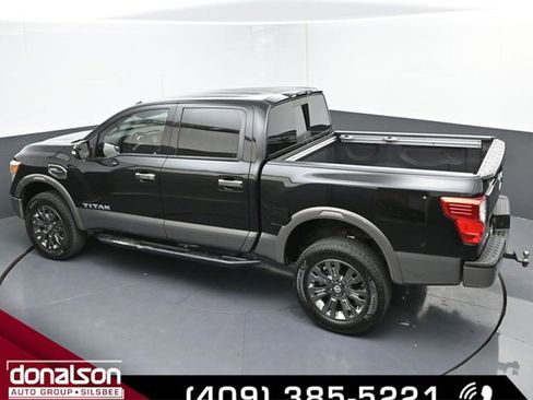 Used 2017 Nissan Titan Platinum Reserve image 18