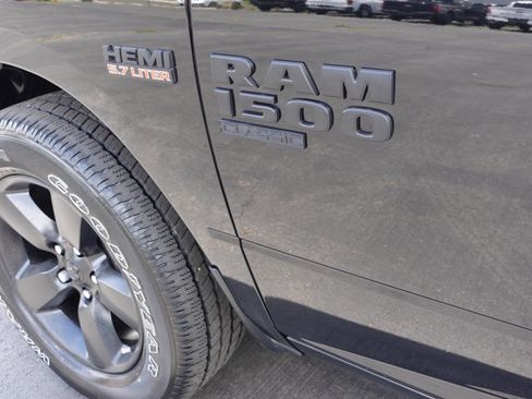 Used 2022 RAM 1500 Classic SLT w/ Electronics Convenience Group AWD/4WD image 14