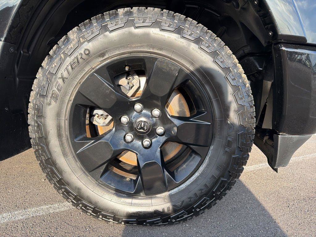 Used 2019 RAM 1500 Laramie AWD/4WD image 10