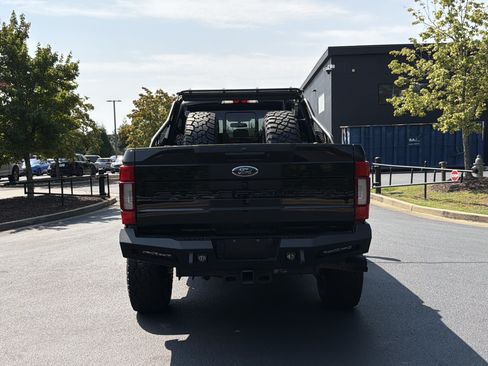 Used 2021 Ford F250 Lariat w/ Lariat Ultimate Package AWD/4WD image 14