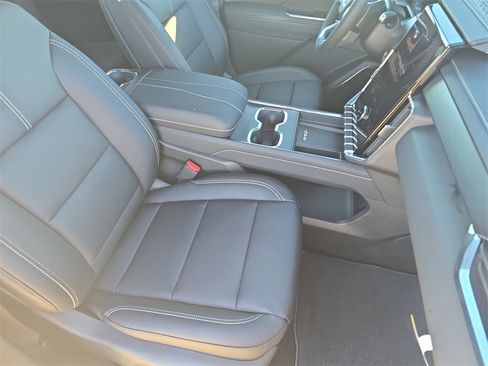 New 2026 GMC Acadia Elevation image 10